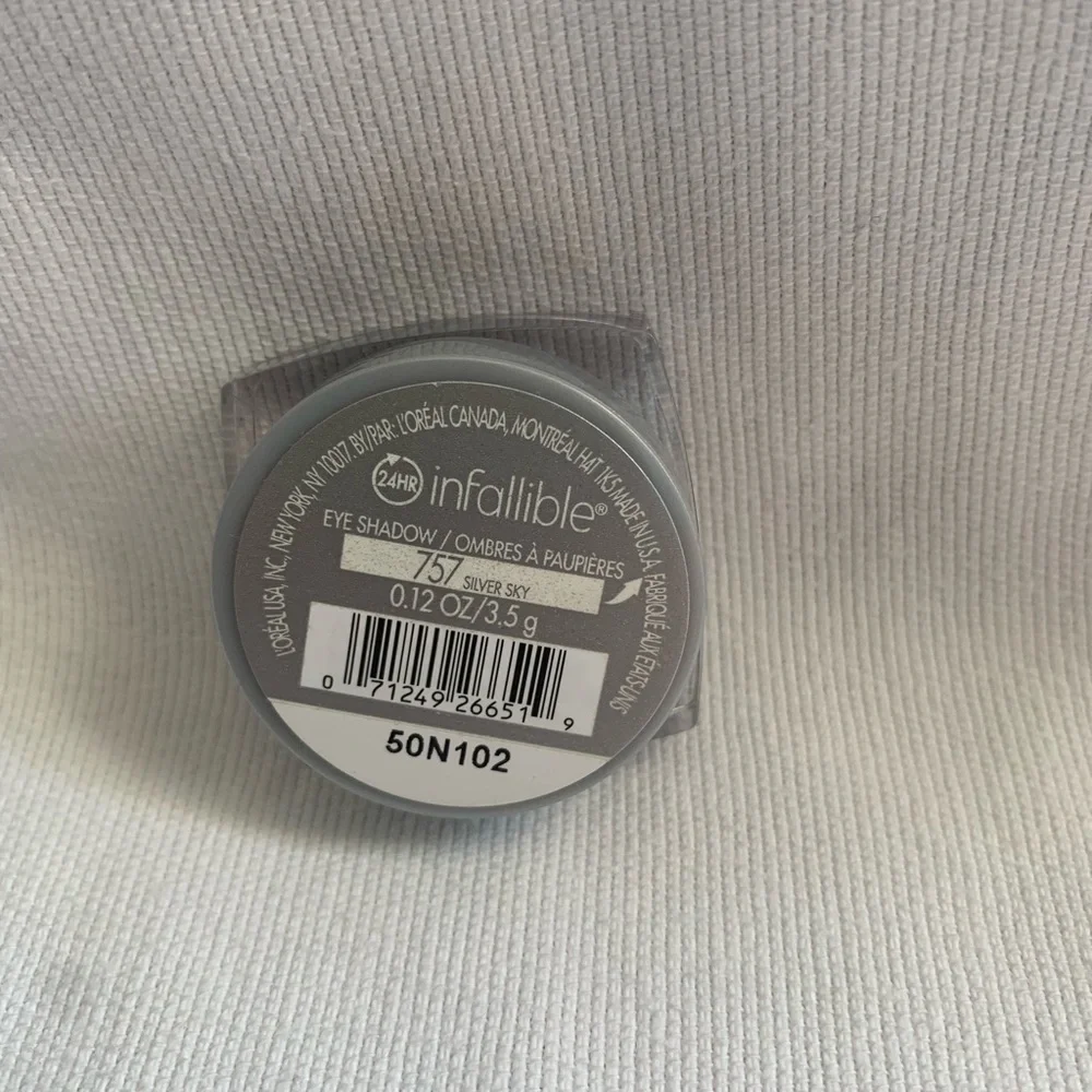 New In Package L'Oreal Paris Eyeshadow Trio - Brown, Silver, Blue